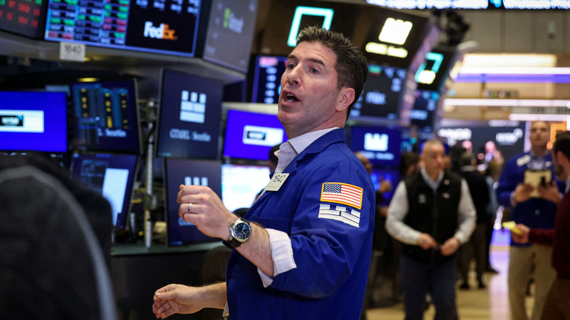 Dow futures drop 500 points as oil prices spike following U.S. attack on Iran: Live updates