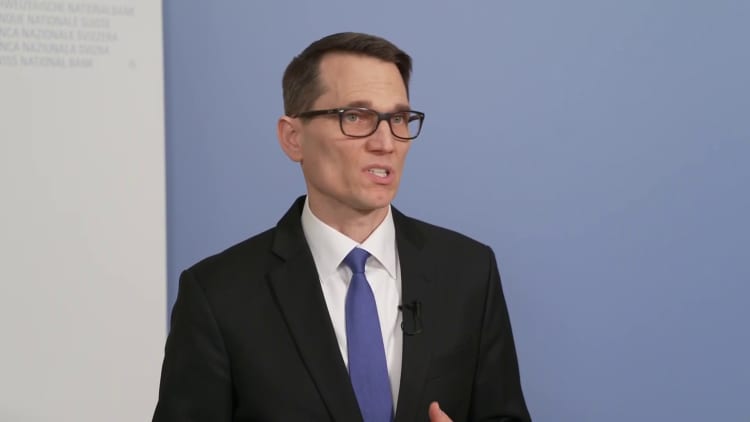 Bank of England votes unanimously to keep rates on hold as Iran war clouds outlook