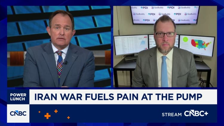 U.S. gasoline hits $4 per gallon, highest since 2022, as Iran war drives up fuel prices