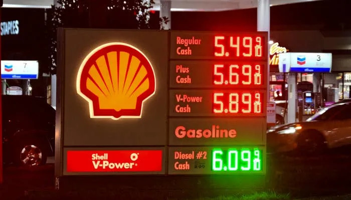 JD Vance's Gas Price Comment Is Blowing Up In His Face, And People Are Begging Democrats To Use It In An Ad