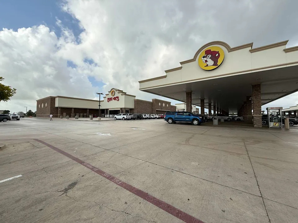 Buc-ee's gas pump. (Nicholas Hernandez/MySA)