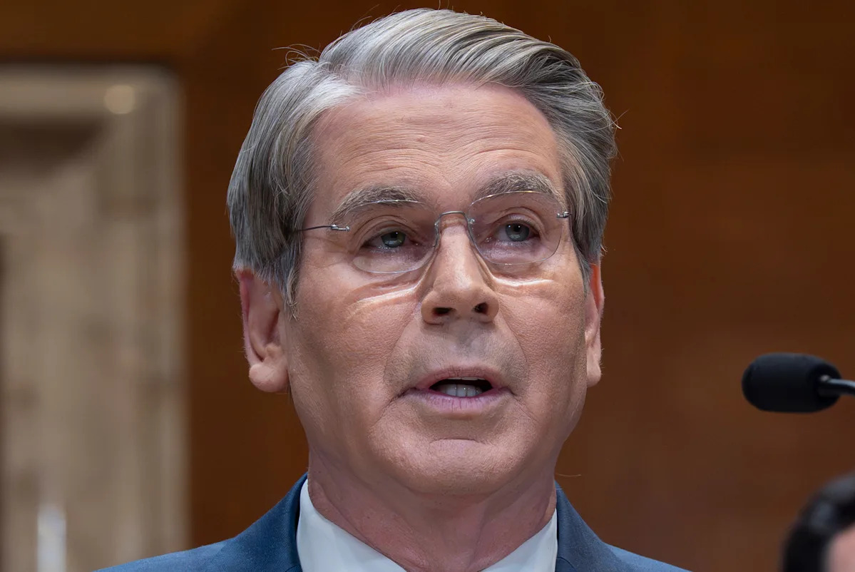 US won't renew Iranian and Russian oil waivers, Bessent says