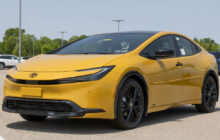 Consumer Reports Says These 10 Hybrid Cars Have The Best Gas Mileage