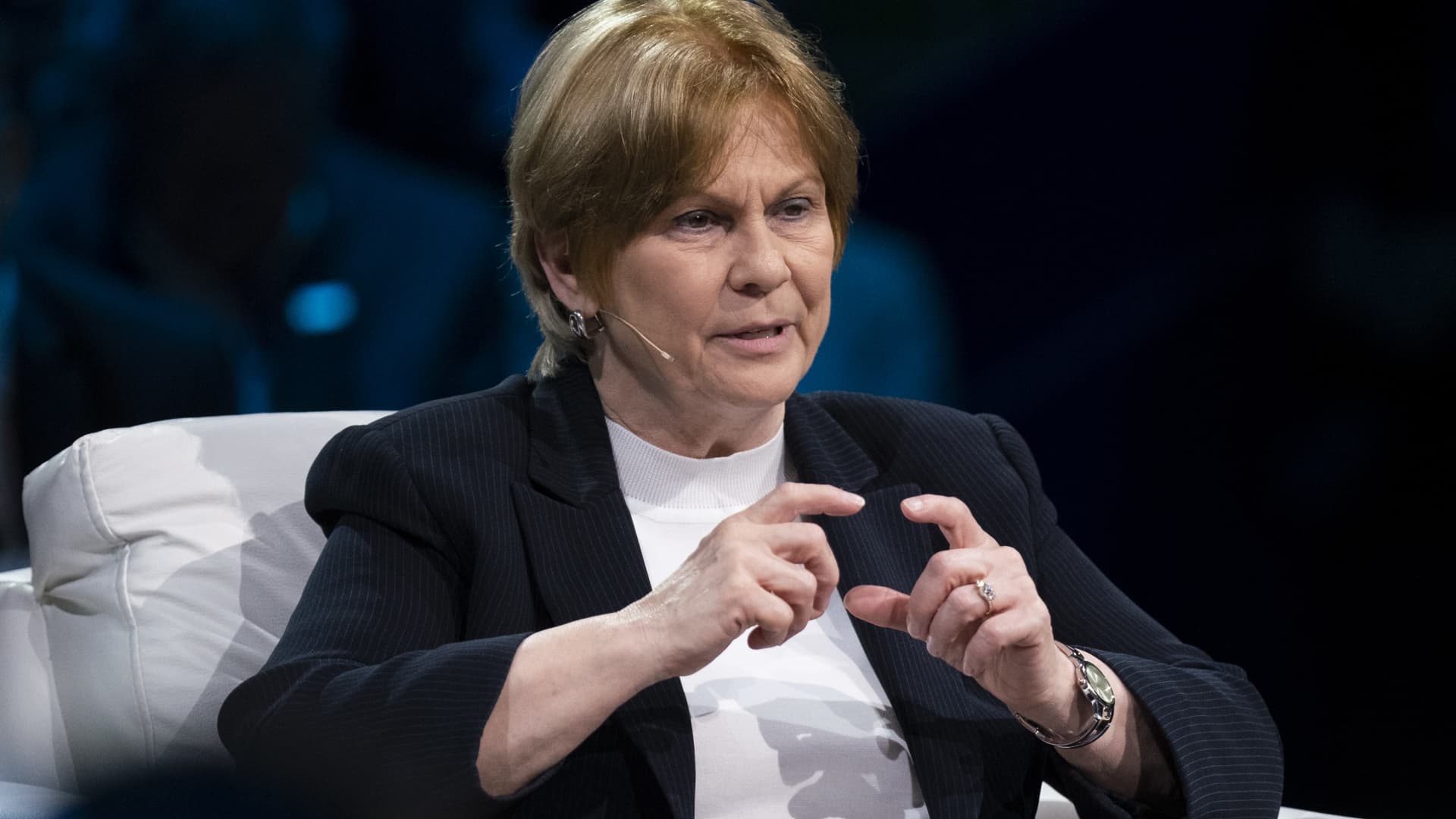 Occidental's Hollub, a rare female chief in US oil, to step down