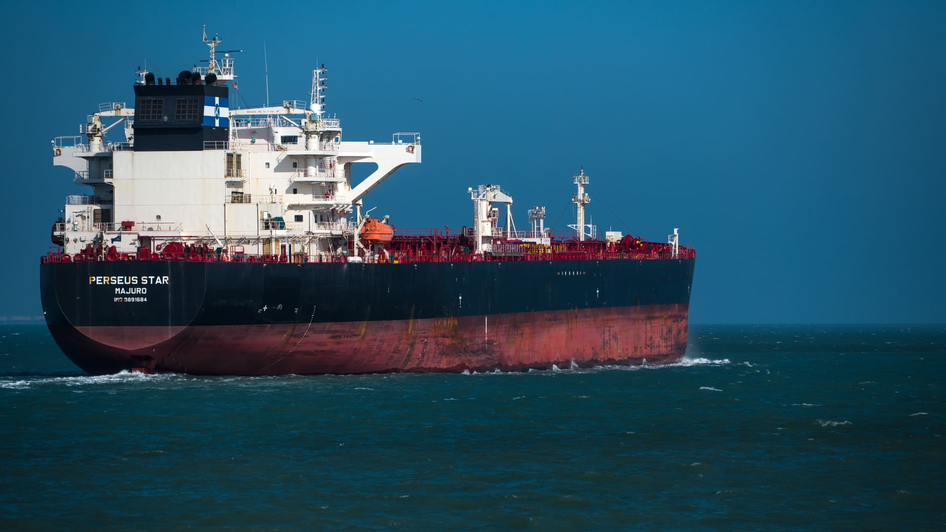 U.S. crude oil exports surge to record as tankers flock to Gulf Coast during Iran war