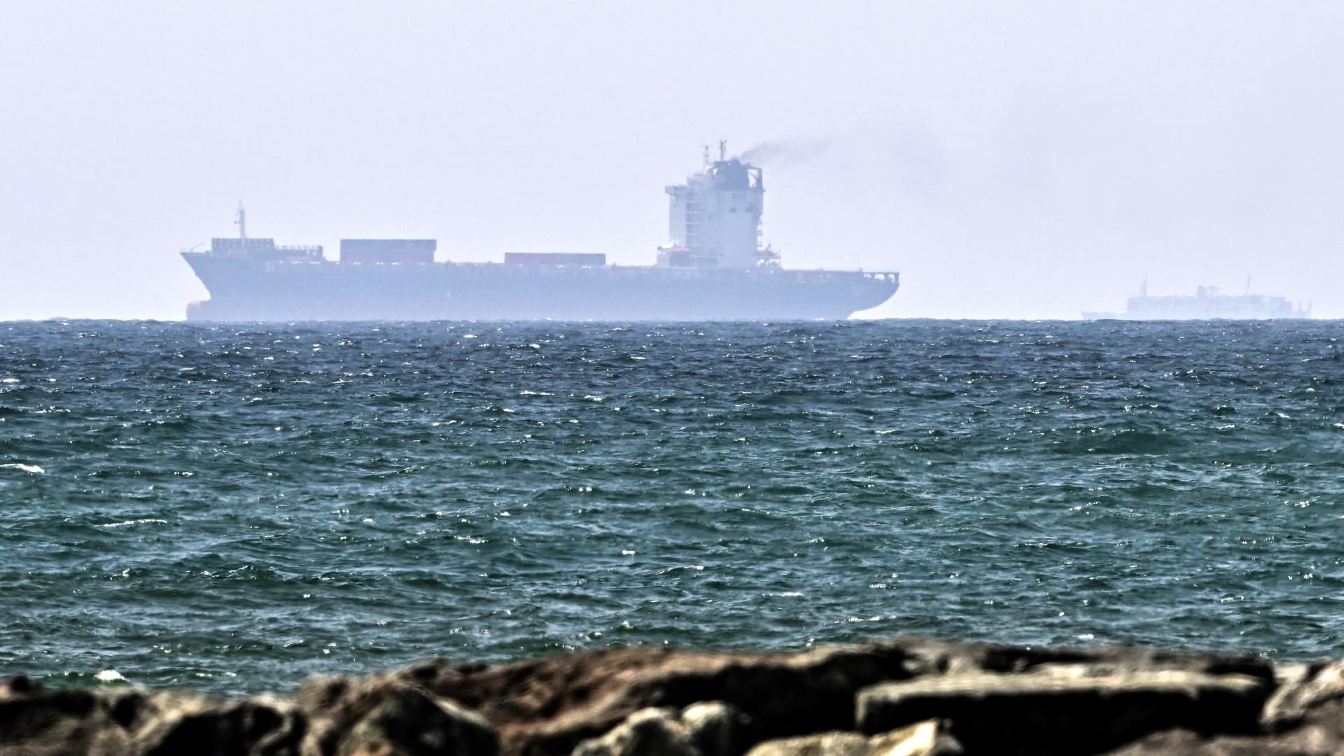 Oil resumes rally as Iran reportedly wants to keep enriched uranium within the country