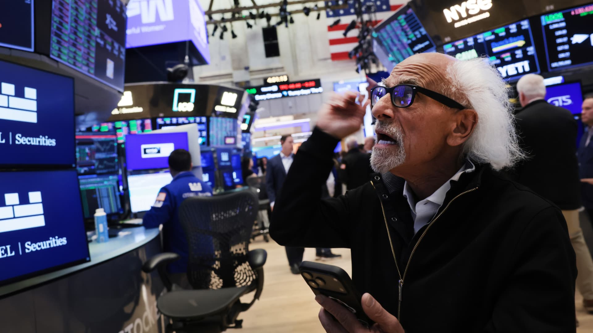 S&P 500 futures decline as oil rebounds, traders await key inflation reading: Live updates