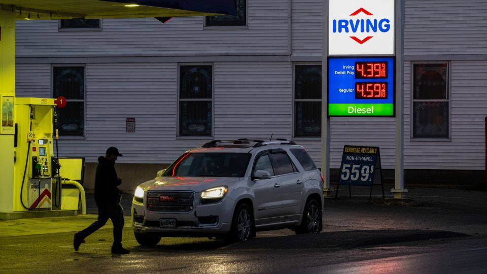 Fact check: Trump posts wildly deceptive chart on oil prices