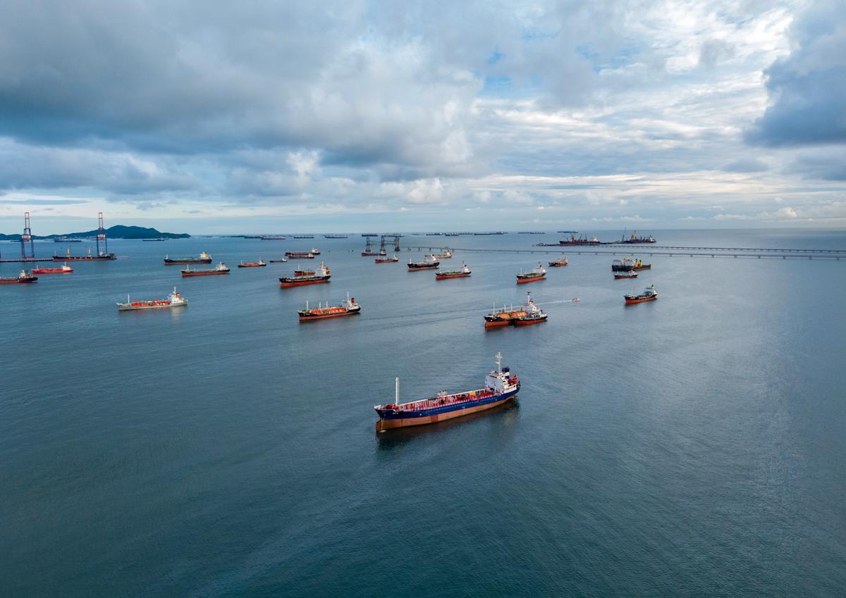 Saudi Arabia Set for Oil Windfall After Hormuz Boosts Prices
