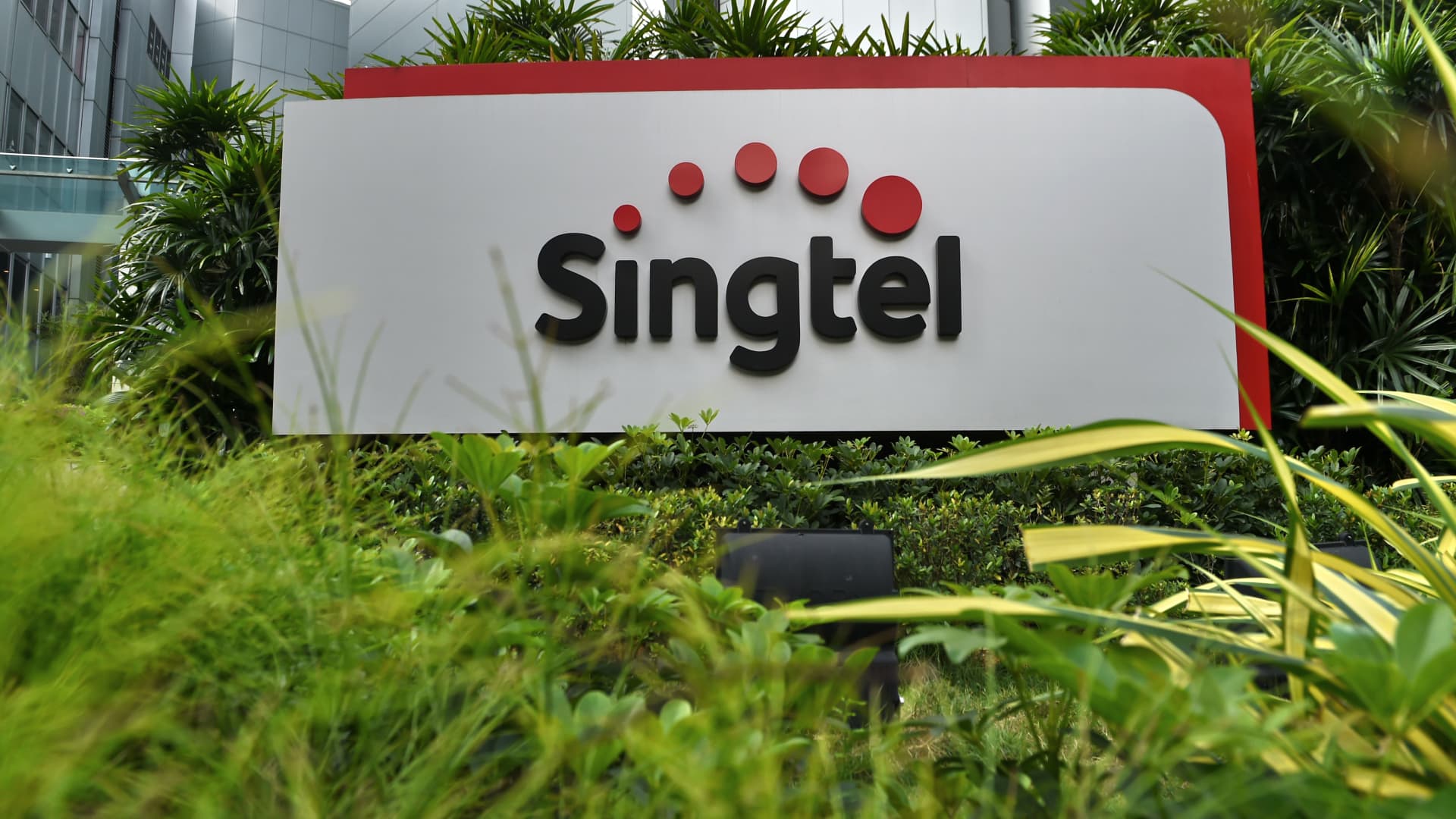 Singtel sells $773 million Thai energy stake as it ramps up AI and data center investments
