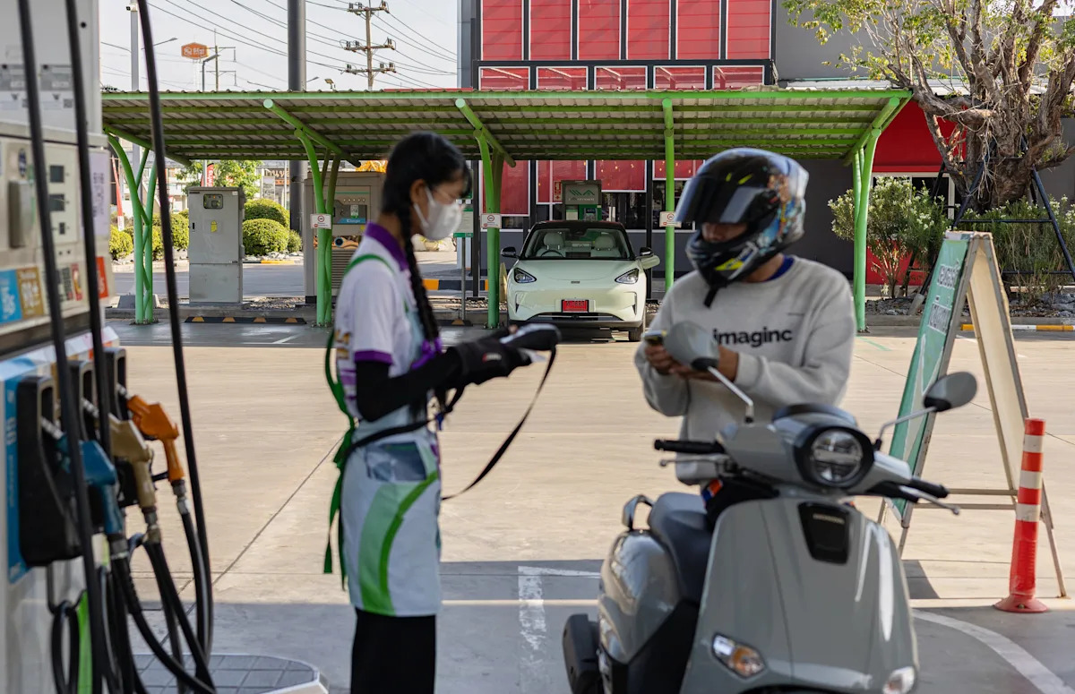 High oil prices drive a surge in Chinese electric vehicle sales, but charging networks lag behind