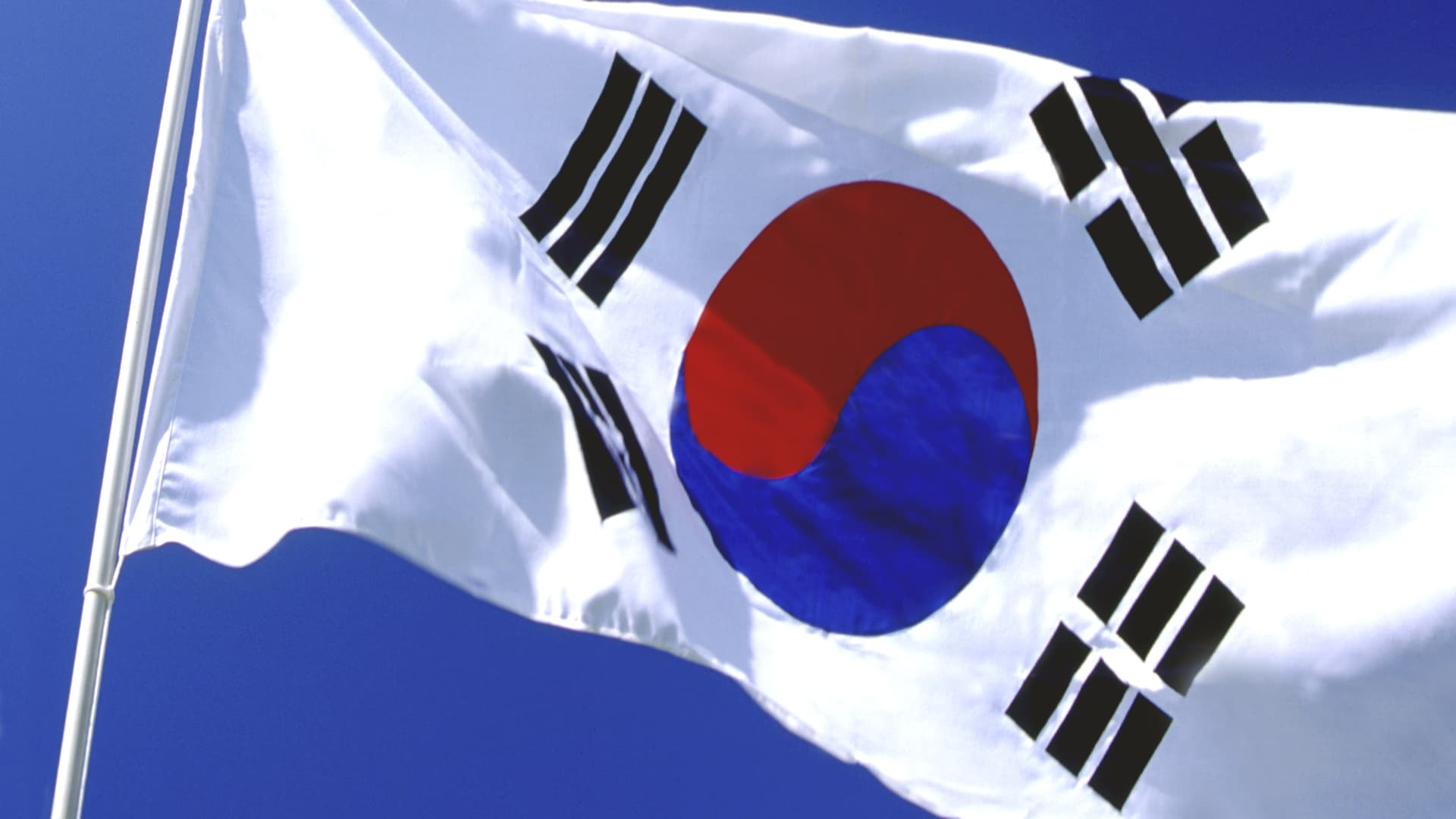 South Korean prosecutors indict four major refiners over allegations of oil price collusion