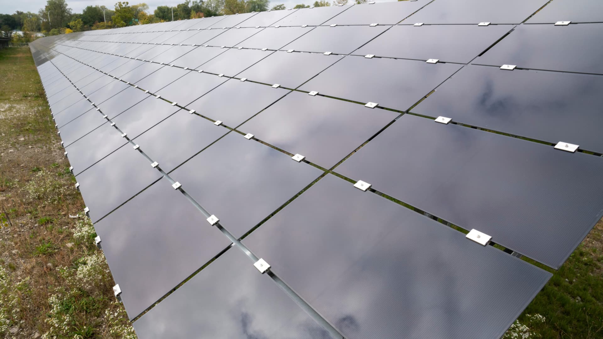 Wells Fargo says this struggling solar stock to benefit from potential trade policy shift
