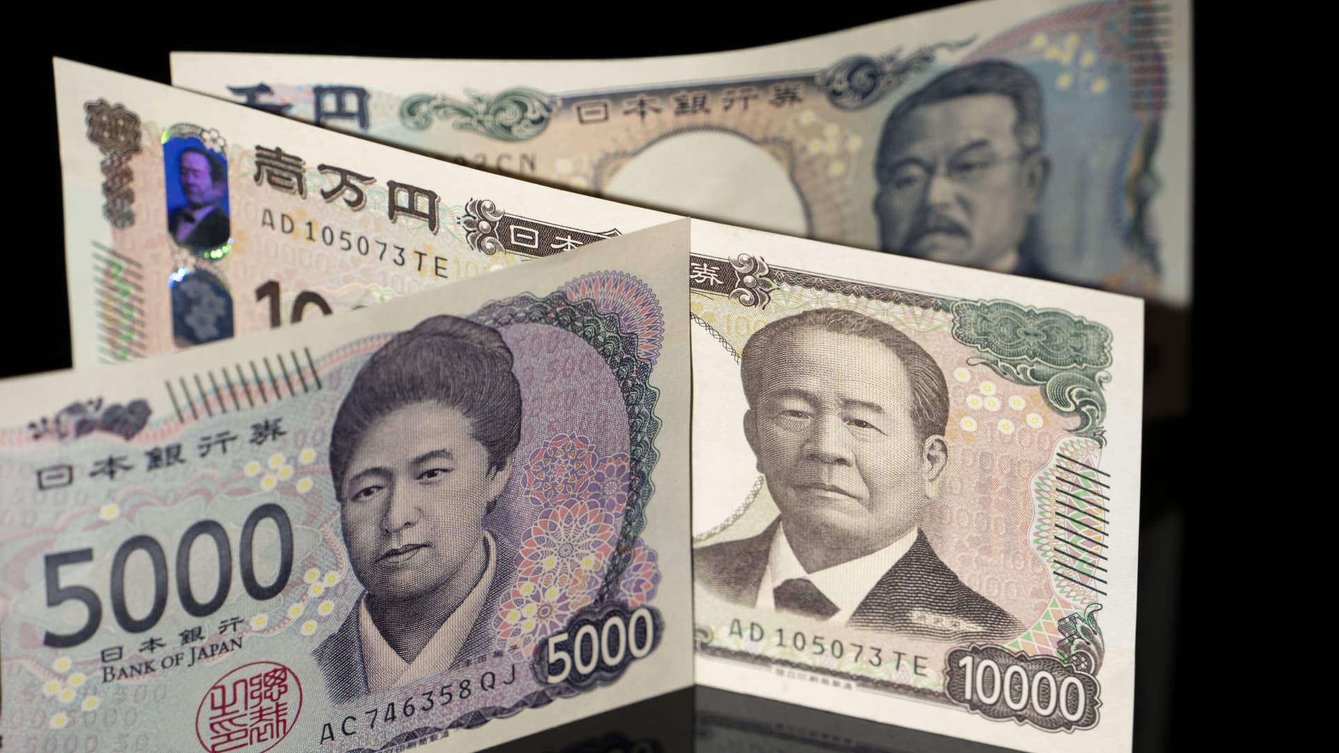 Yen to extend historic slump, while AI and energy 'supply bust' to support the U.S. dollar: Goldman