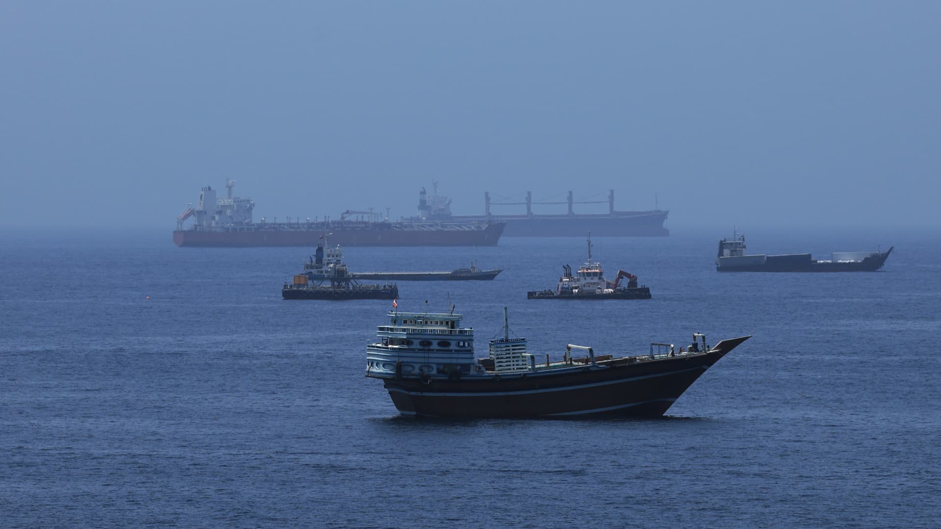 Oil prices fall after U.S.-Iran talks conclude in Doha