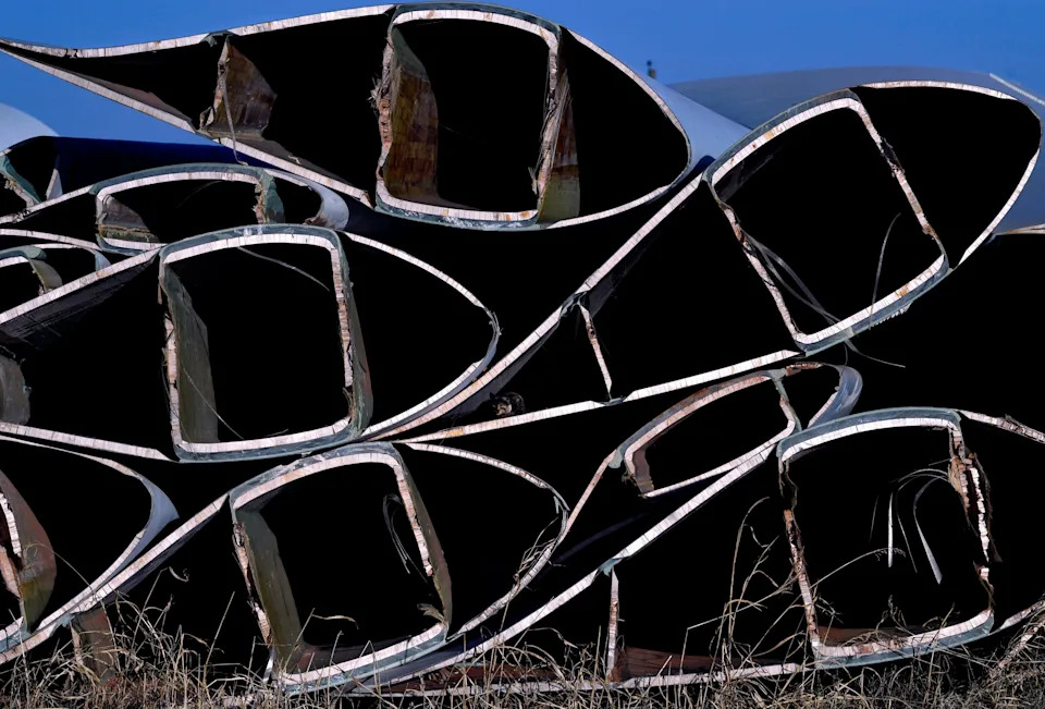 Texas orders cleanup of thousands of dumped wind turbine blades