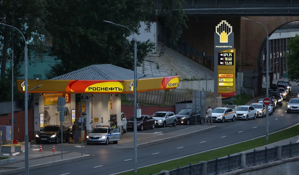 Russia’s fuel crisis is so bad that a mom and her baby waited in line for 18 hours to get gas — ‘Are we in the Soviet Union?’