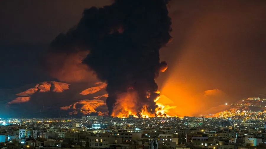 Iran threatens to strike Gulf oil wells: What would be the consequences?