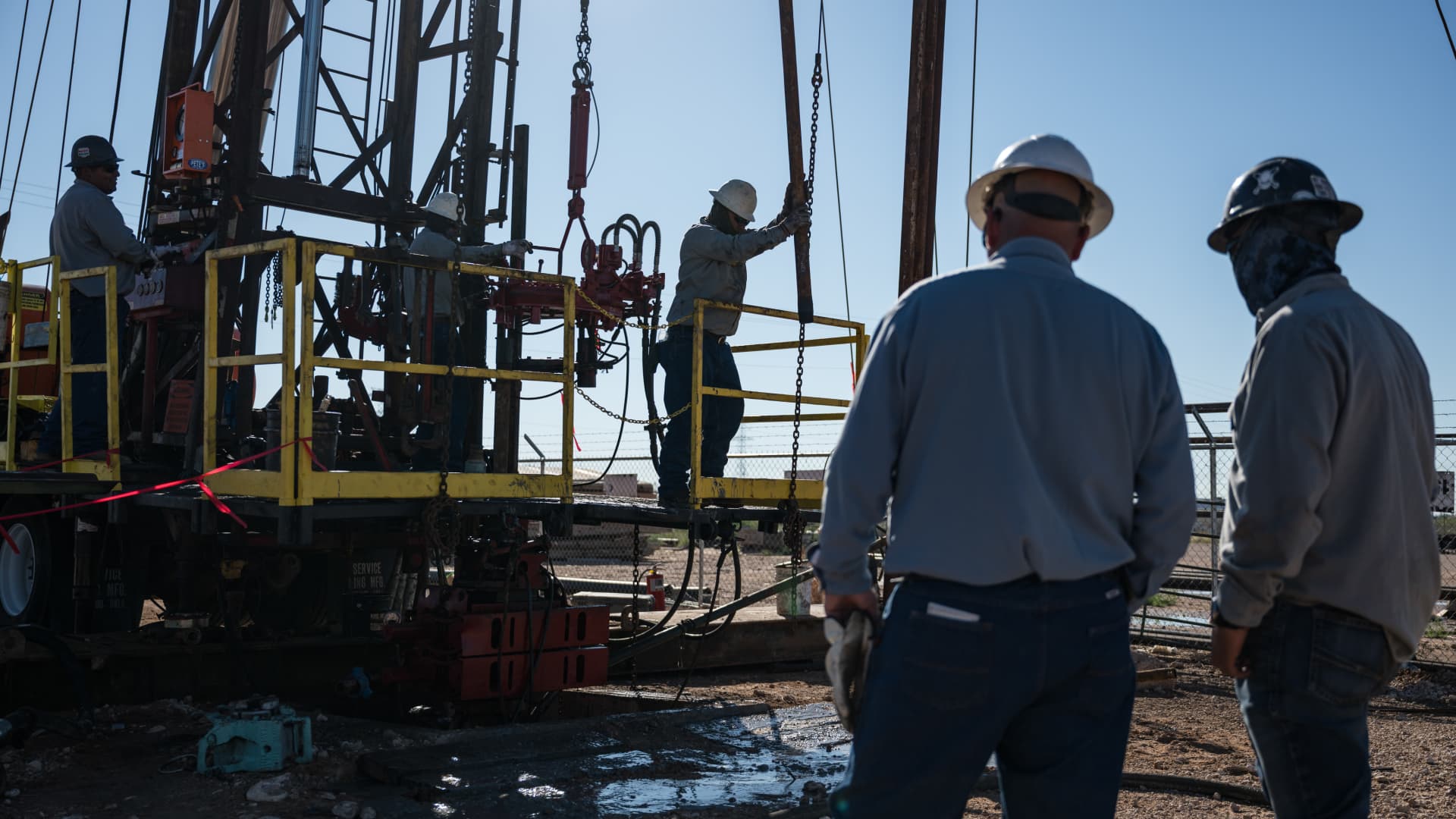 Oil drops over 4% after Trump calls off planned strike on Iran