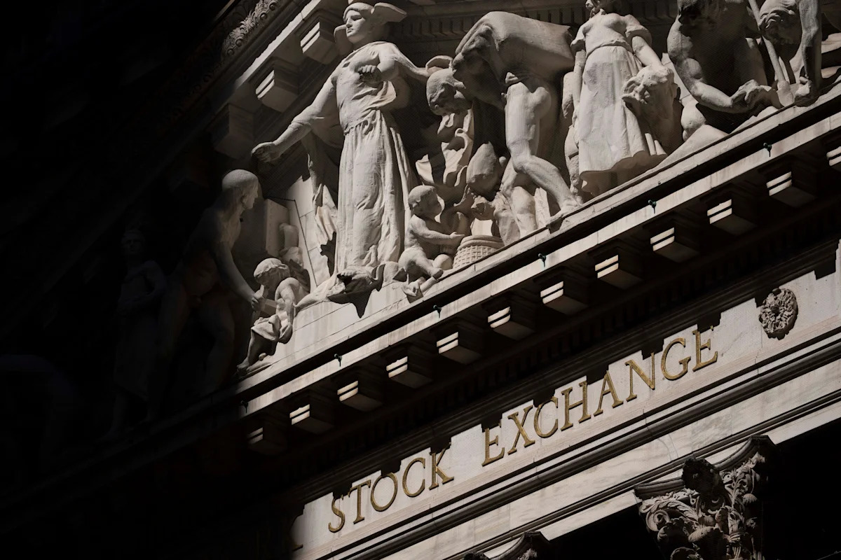 US stocks drift near their records as oil prices rise
