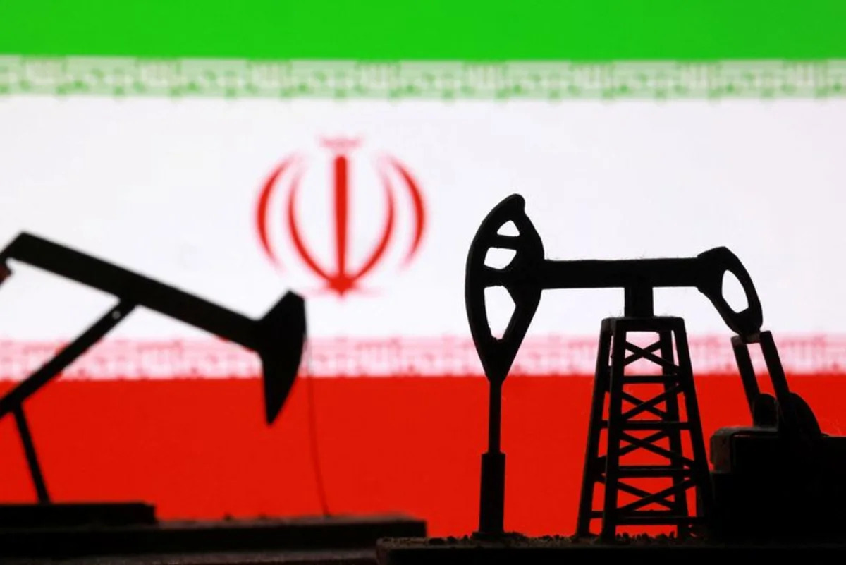 Iranian oil offers to Chinese buyers fall as US blockade bites, sources say