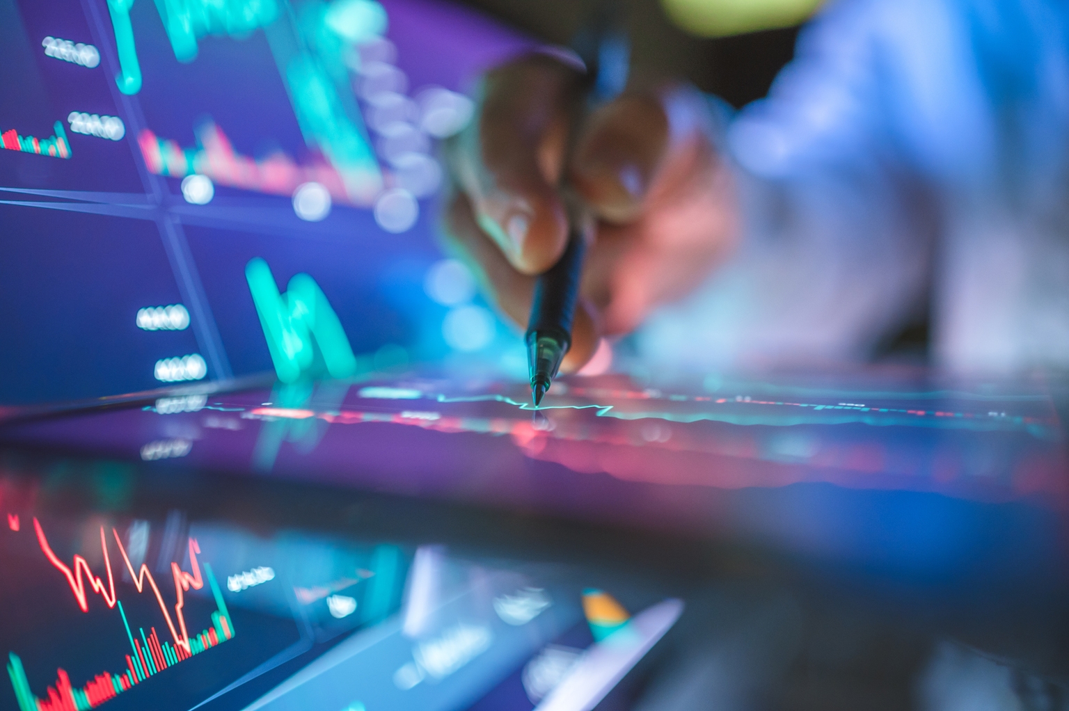 Tech Roars Back As Energy Falters In A Sudden Market Power Shift