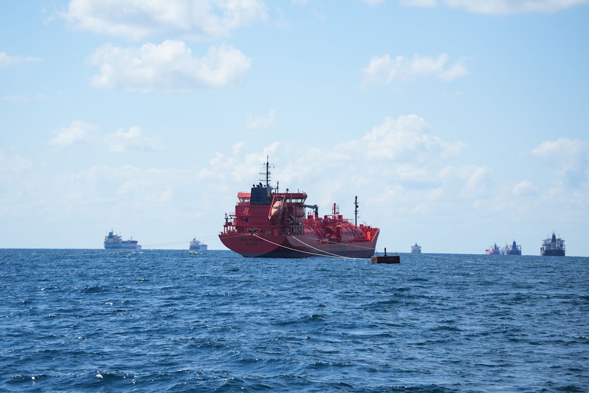 Oil shipments are recovering, but damaged refineries keep fuel prices high