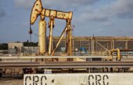 Oil prices little changed as traders weigh strong Mideast exports against Gulf tensions