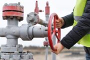 This unique energy stock is a dual threat, offering both income and growth